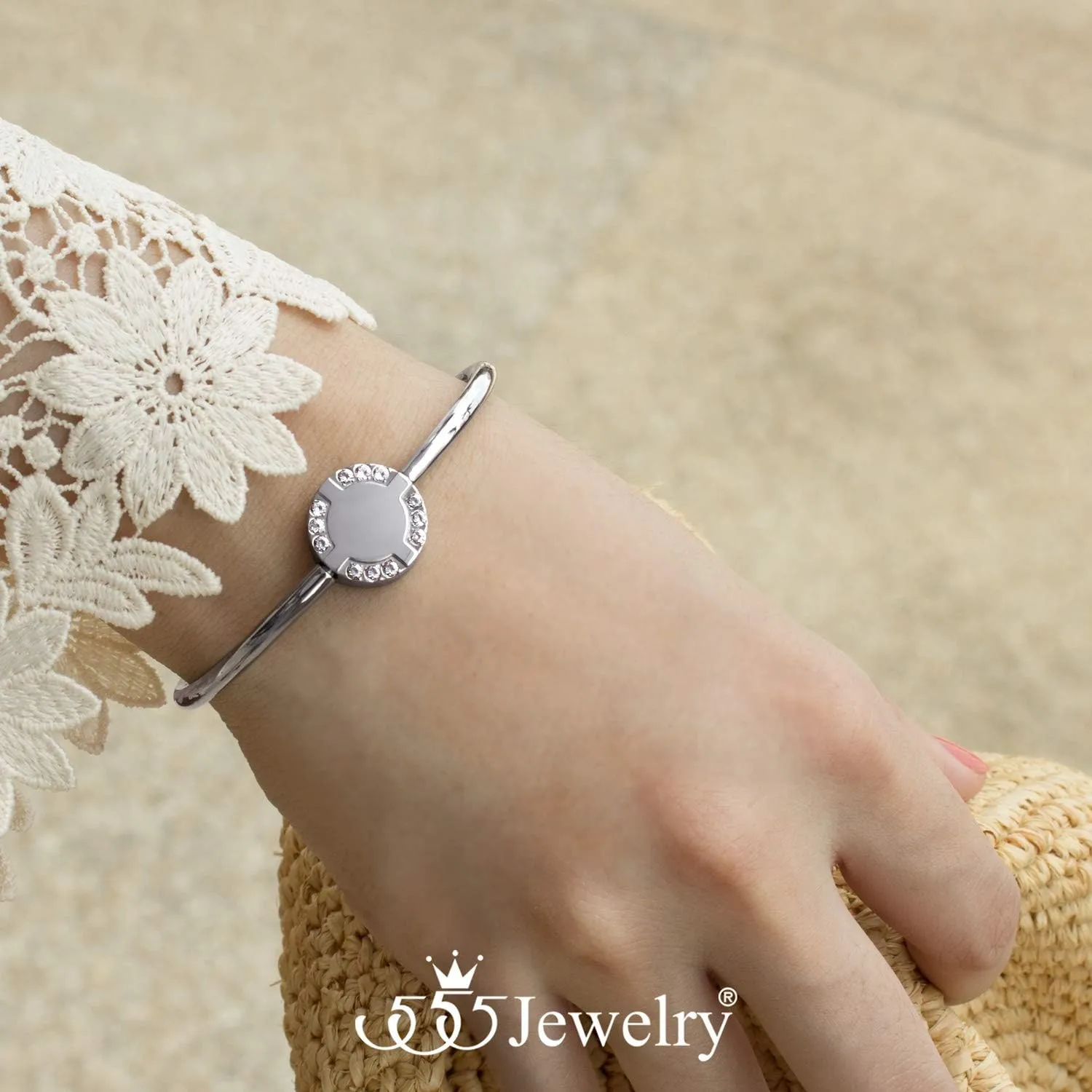 555Jewelry Stainless Steel CZ Delicate Hinged Bangle Bracelet for Women & Girls