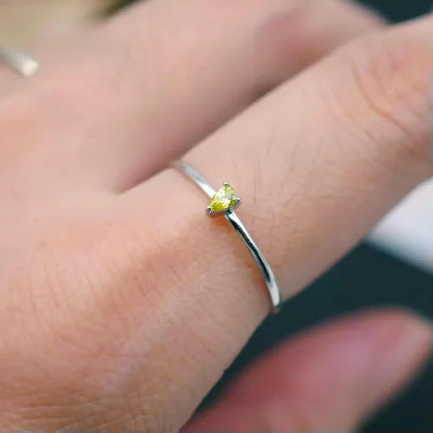 925 Silver Green Teardrop CZ Thin Band Knuckle Midi Pinkie Ring A3272-7.5