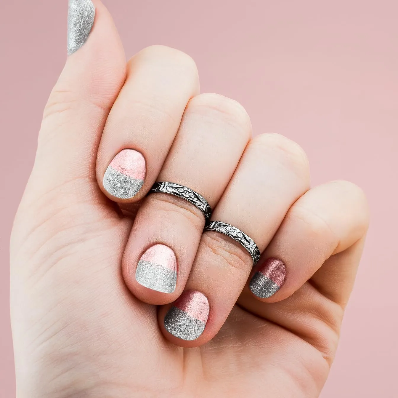 Adjustable Daisy Chain Floral Midi Knuckle Ring in Oxidized Black Sterling Silver (Medium (3-3.5))