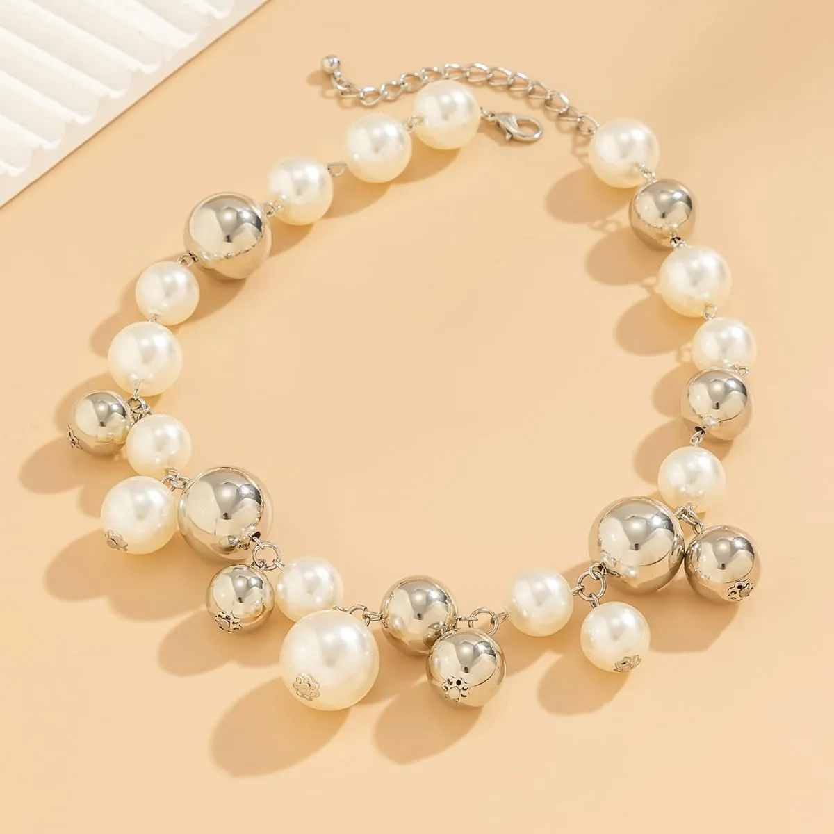 Chunky Gold Bead Necklaces for Women Thick Bold Necklace Gold/Silver/Pearl Statement Choker Necklaces Punk Big Ball Necklace Jewelry