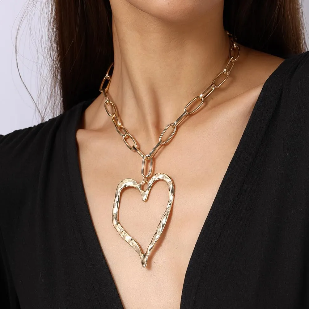 Chunky Heart Necklaces for Women Chunky Pearl Chain Stackable Heart Charm Necklace Large Heart Pearl Choker Necklaces Exaggerated Heart Pendant Necklace Statement Jewelry
