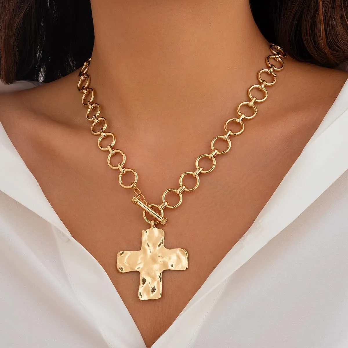 CJIAYUJEW Chunky Cross Necklace Dainty Gold Plated Big Cross Necklaces Hammered Cross Chunky Necklace Chain Statement Pendant Necklaces