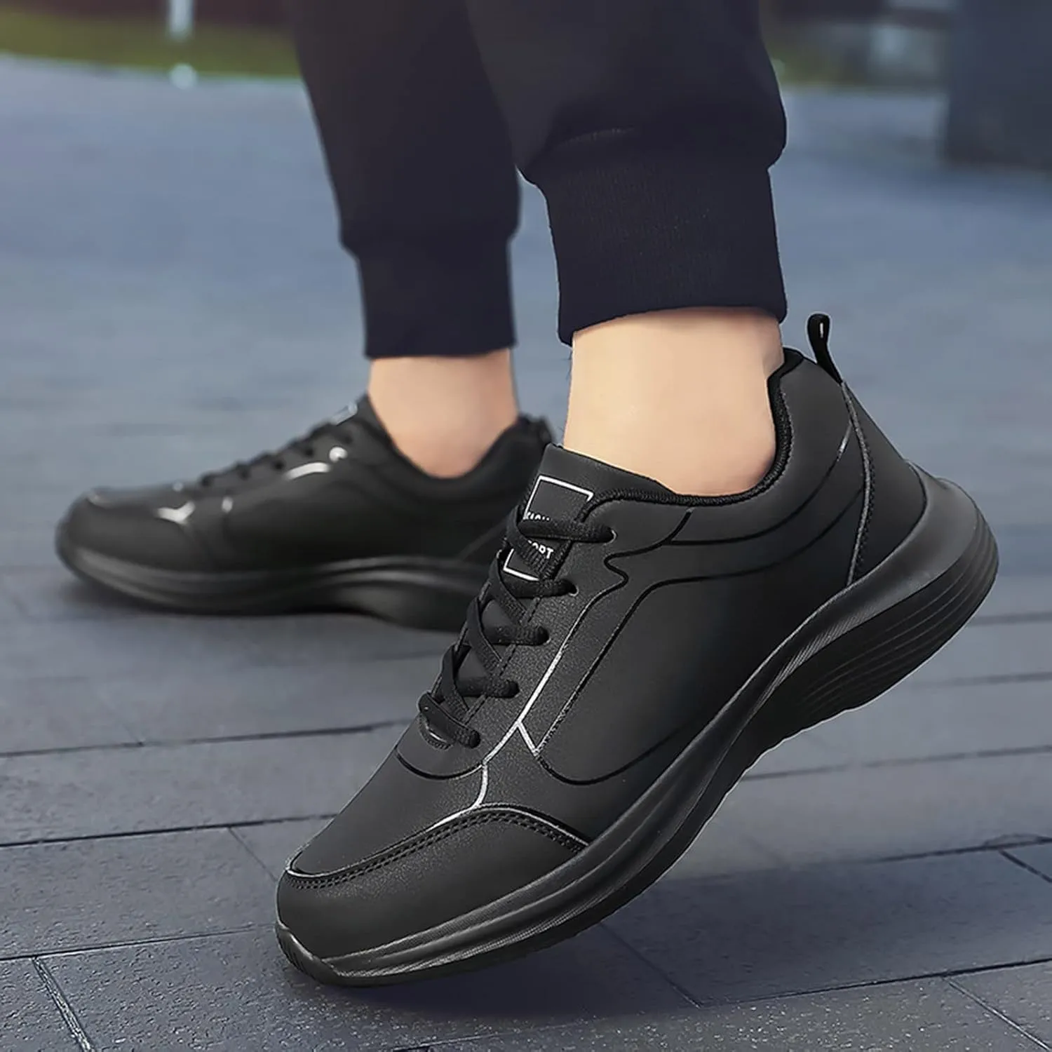 Fashion Men Sports Shoes Flat Non Slip Lace Up Upper Lightweight and Comfortable Mens Club Fashion Sneaker