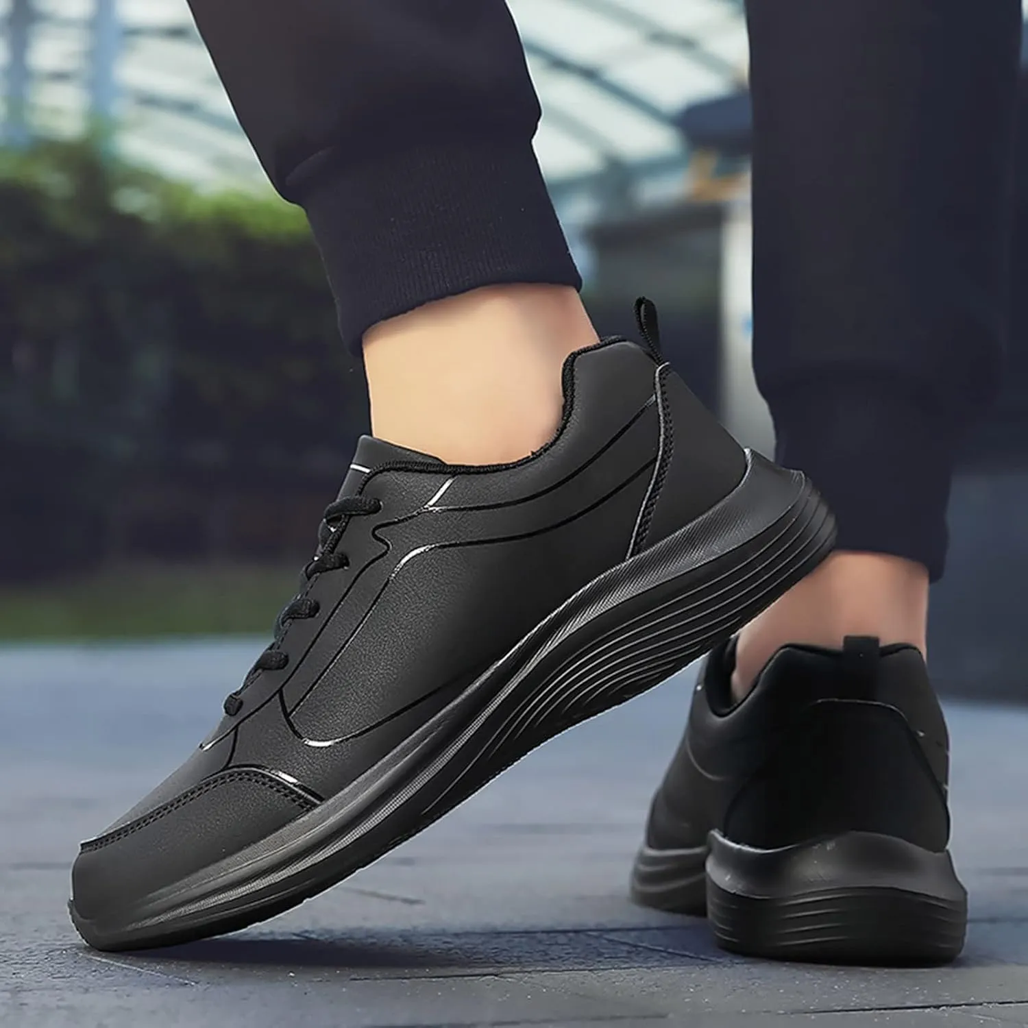 Fashion Men Sports Shoes Flat Non Slip Lace Up Upper Lightweight and Comfortable Mens Club Fashion Sneaker